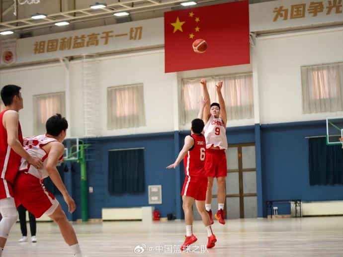 對抗訓練繼續(xù)！中國男籃最新訓練圖集新鮮出爐