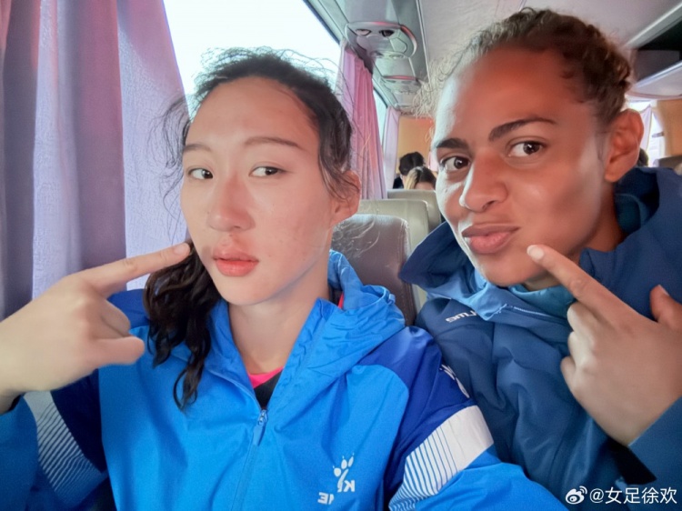  神勇！女足國門徐歡曬照，比賽中被球砸臉仍力保球門不失