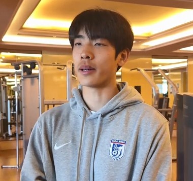  朱鵬宇：現在一邊踢球一邊上大學網課 大家說我挺像哈弗茨