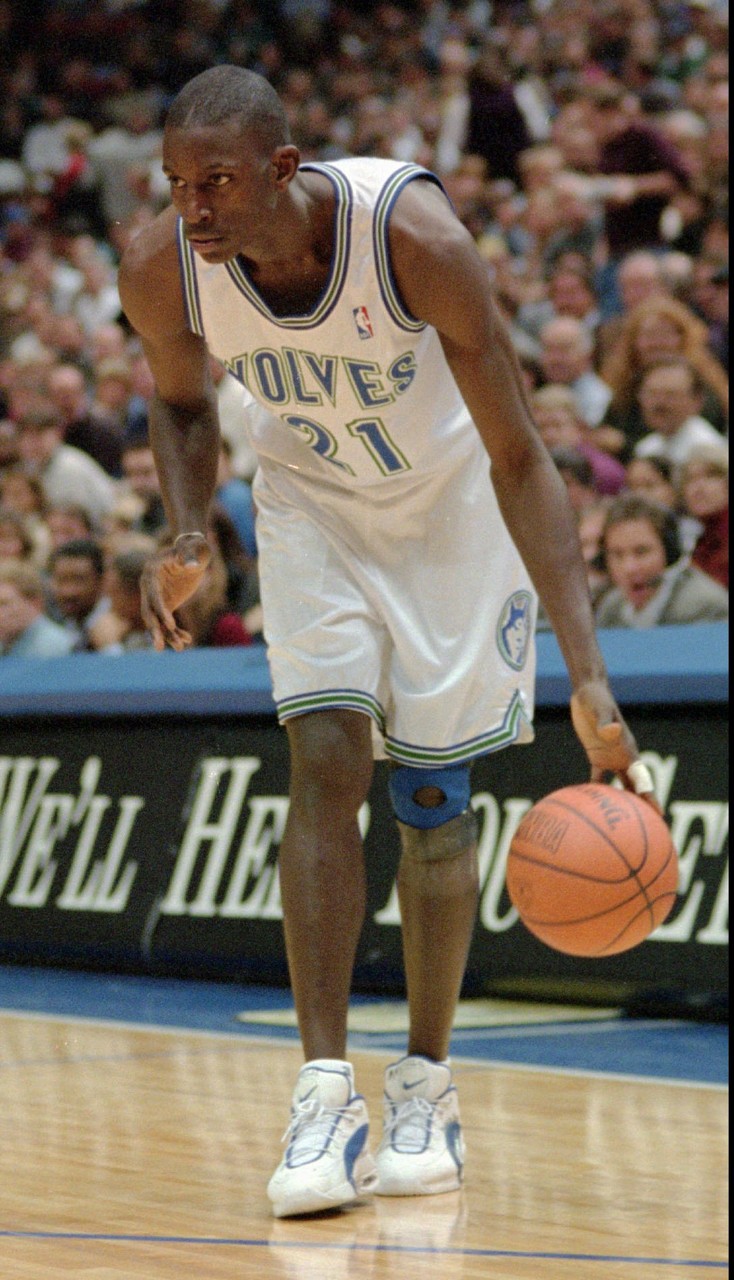  KG：你以為我喜歡狼隊(duì)老板那個(gè)XX？我們來(lái)NBA就是工作&拿錢(qián)回家