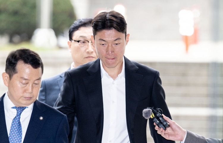  韓國國腳黃義助非法拍攝不雅視頻，一審被判有期徒刑1年緩刑2年！