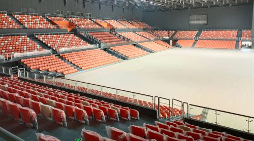 場館座椅的“骨骼”之謎：吹塑 vs 注塑，為何征途座椅選擇氣輔注塑？?